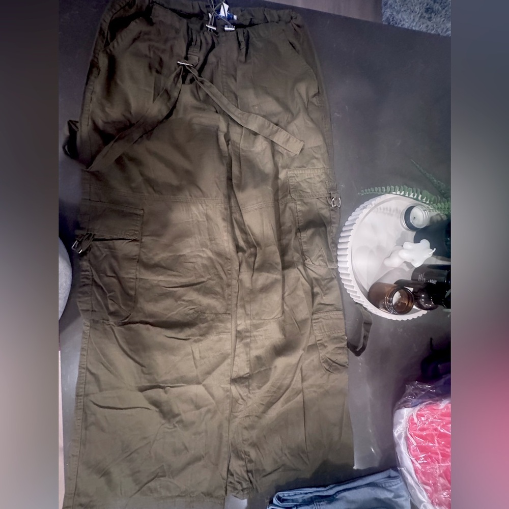 Stretchy Cargo Pants